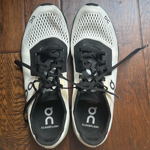 ON Cloud cloud flash sneakers size 8 - Picture 10 of 13